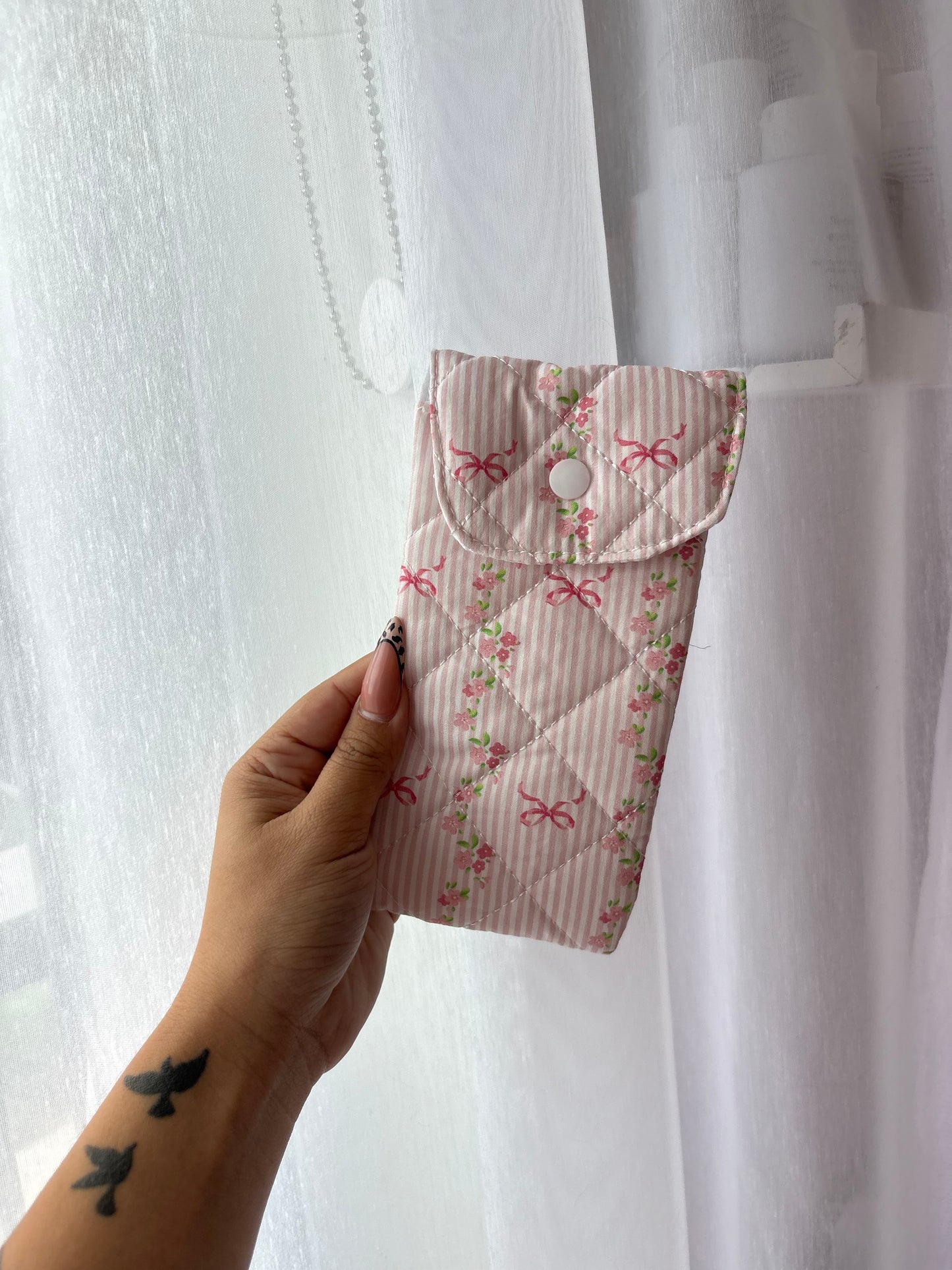 Floral Bow Lip Essential Pouch