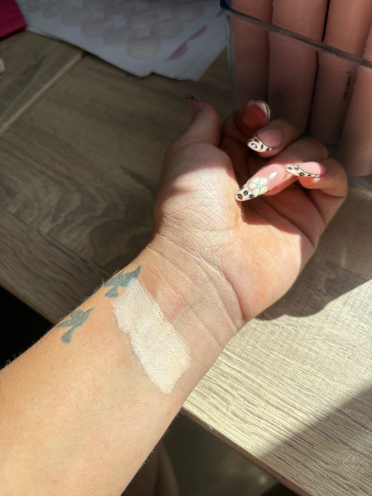 Fair Frost Contour Stick