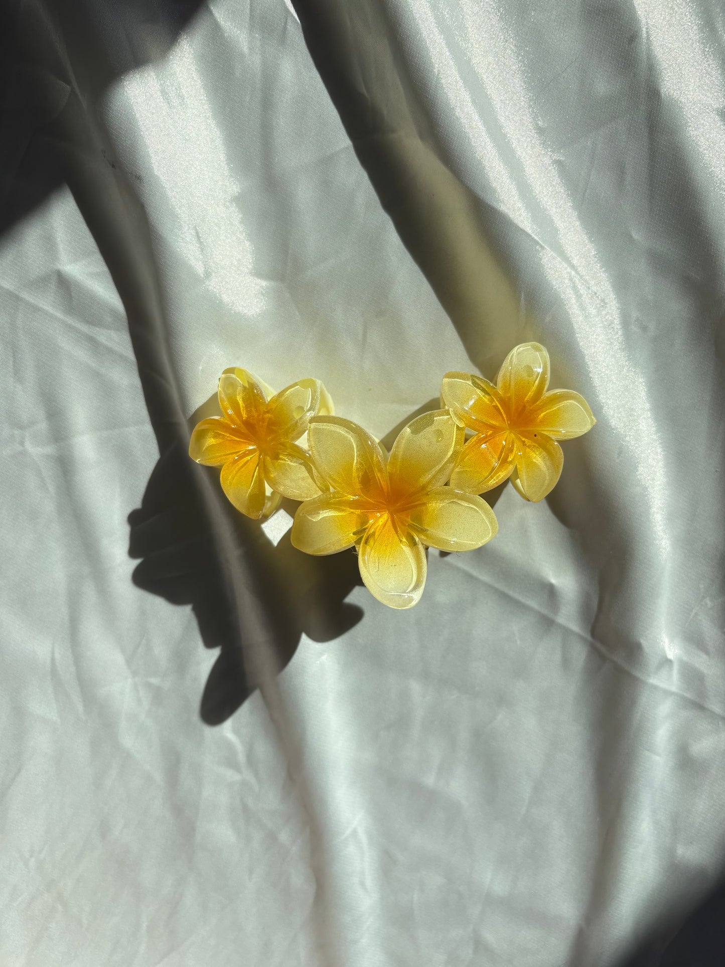 Hibiscus Triple Flower Claw Clips