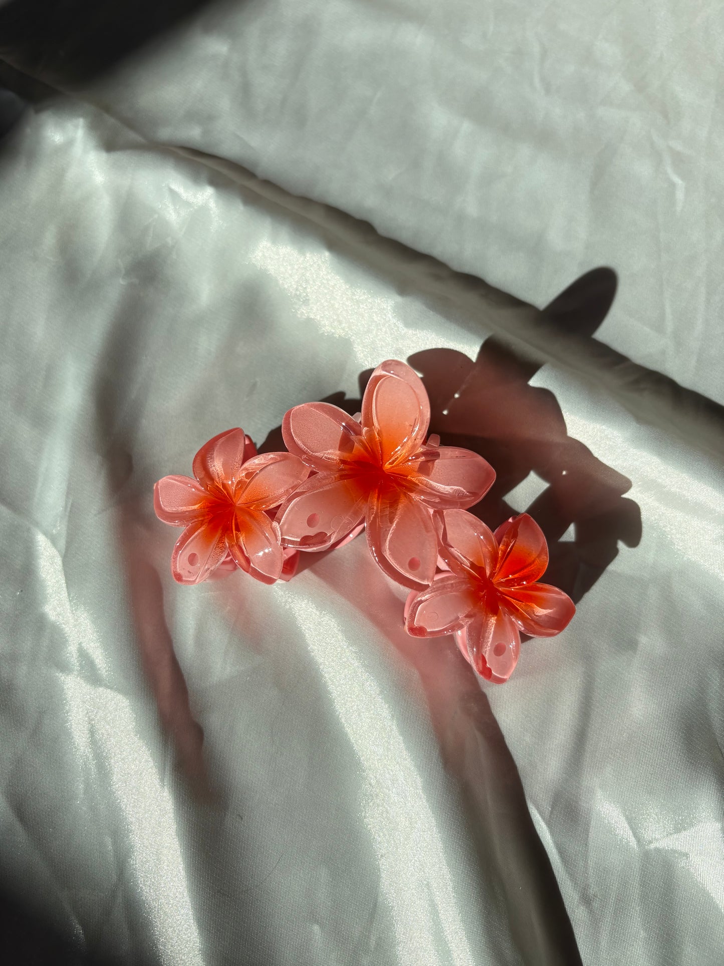 Hibiscus Triple Flower Claw Clips