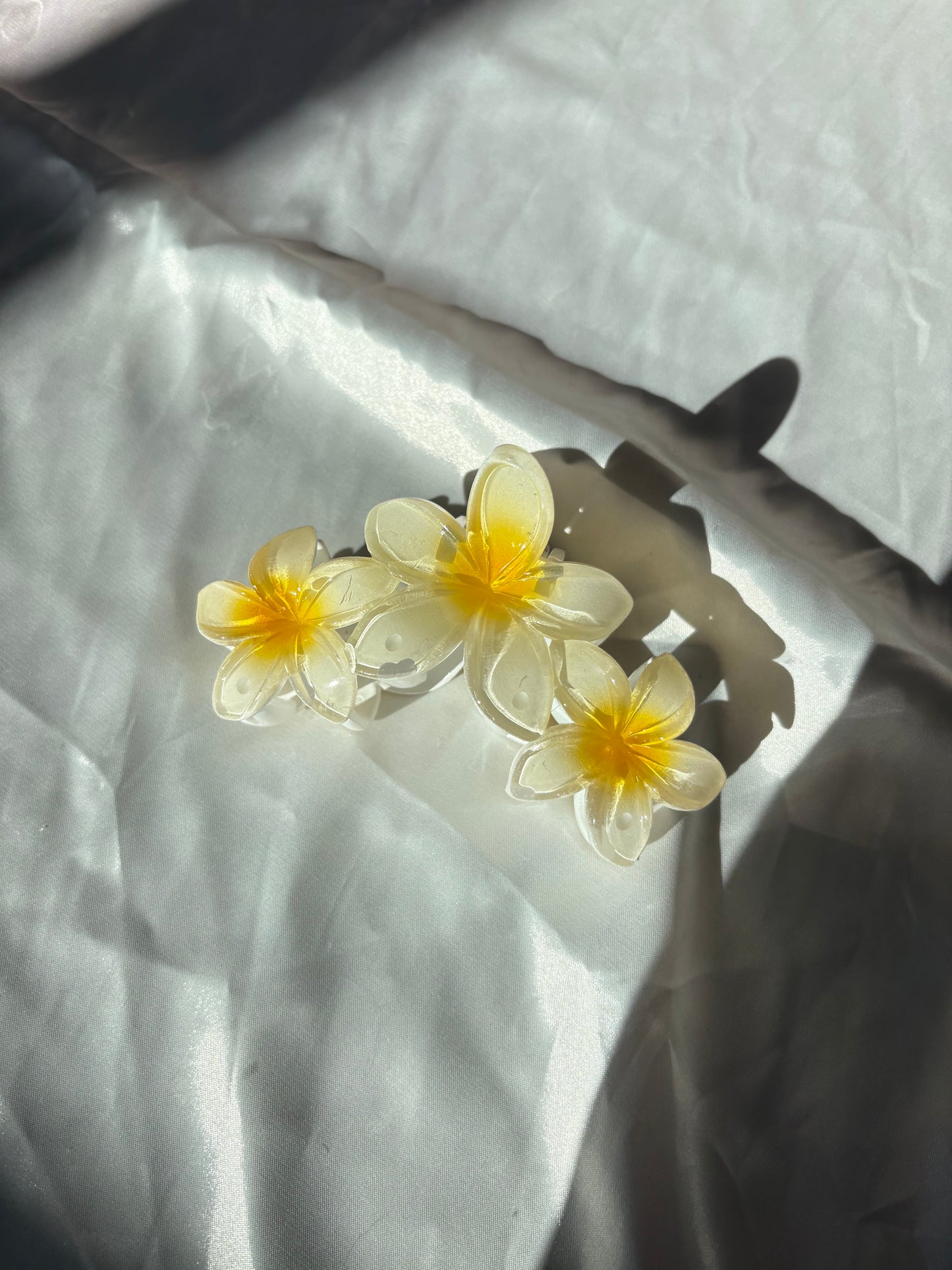Hibiscus Triple Flower Claw Clips