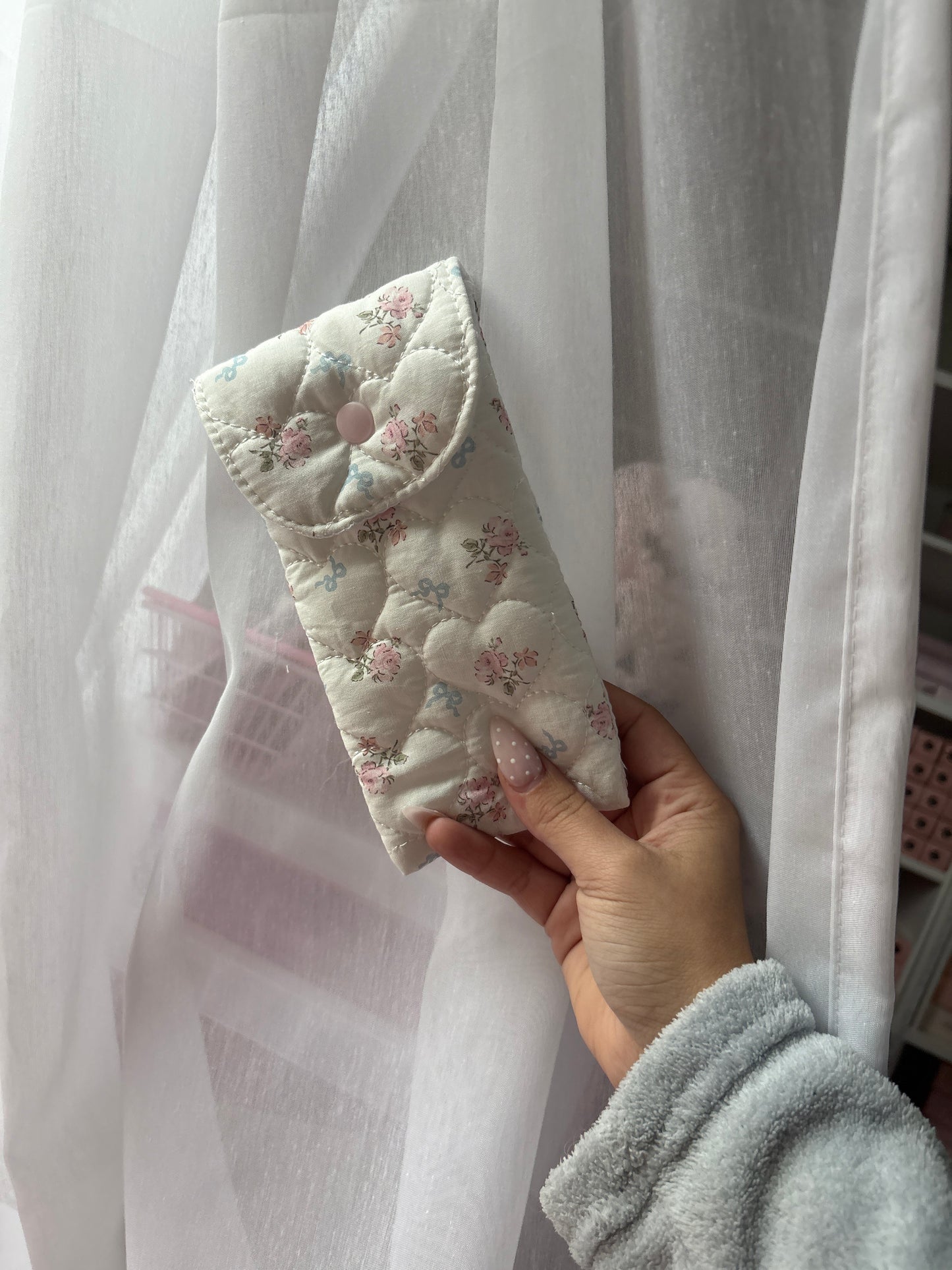 Floral Blue Bow Lip Essential Pouch