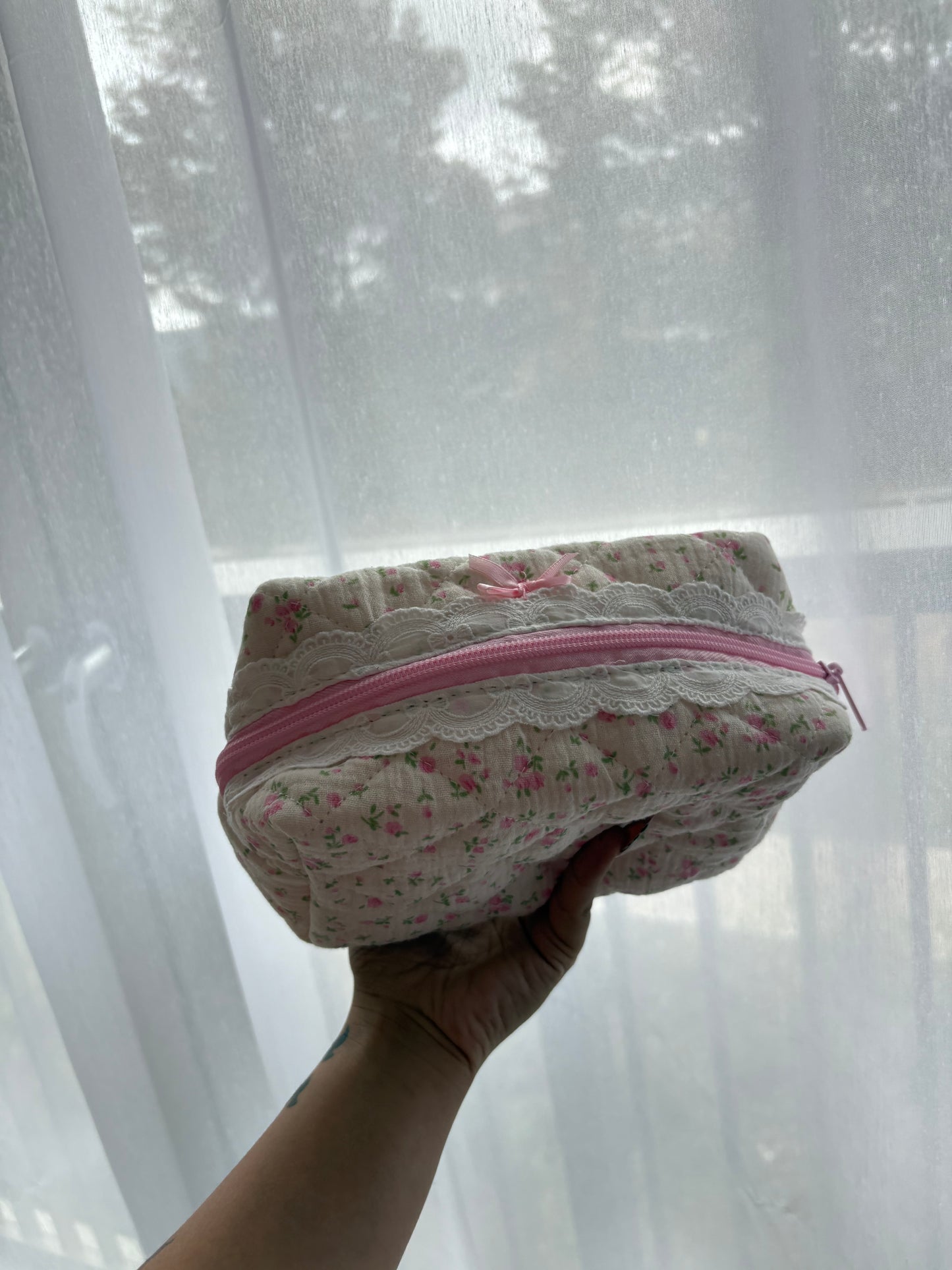 Floral Lace Trim Bow Makeup Bag