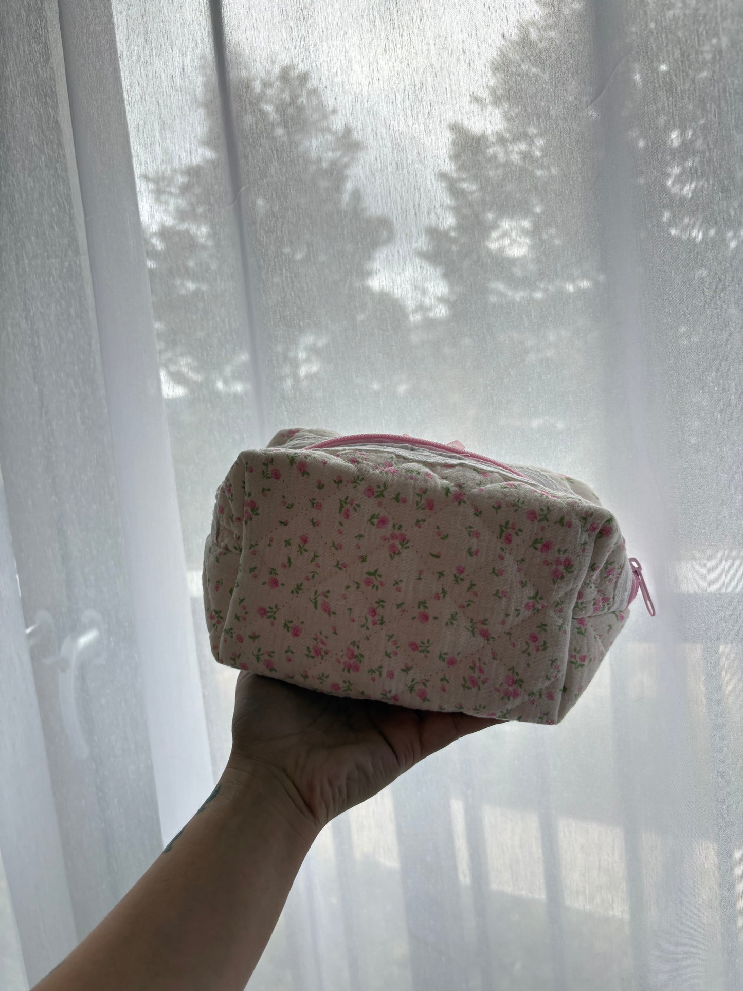 Floral Lace Trim Bow Makeup Bag