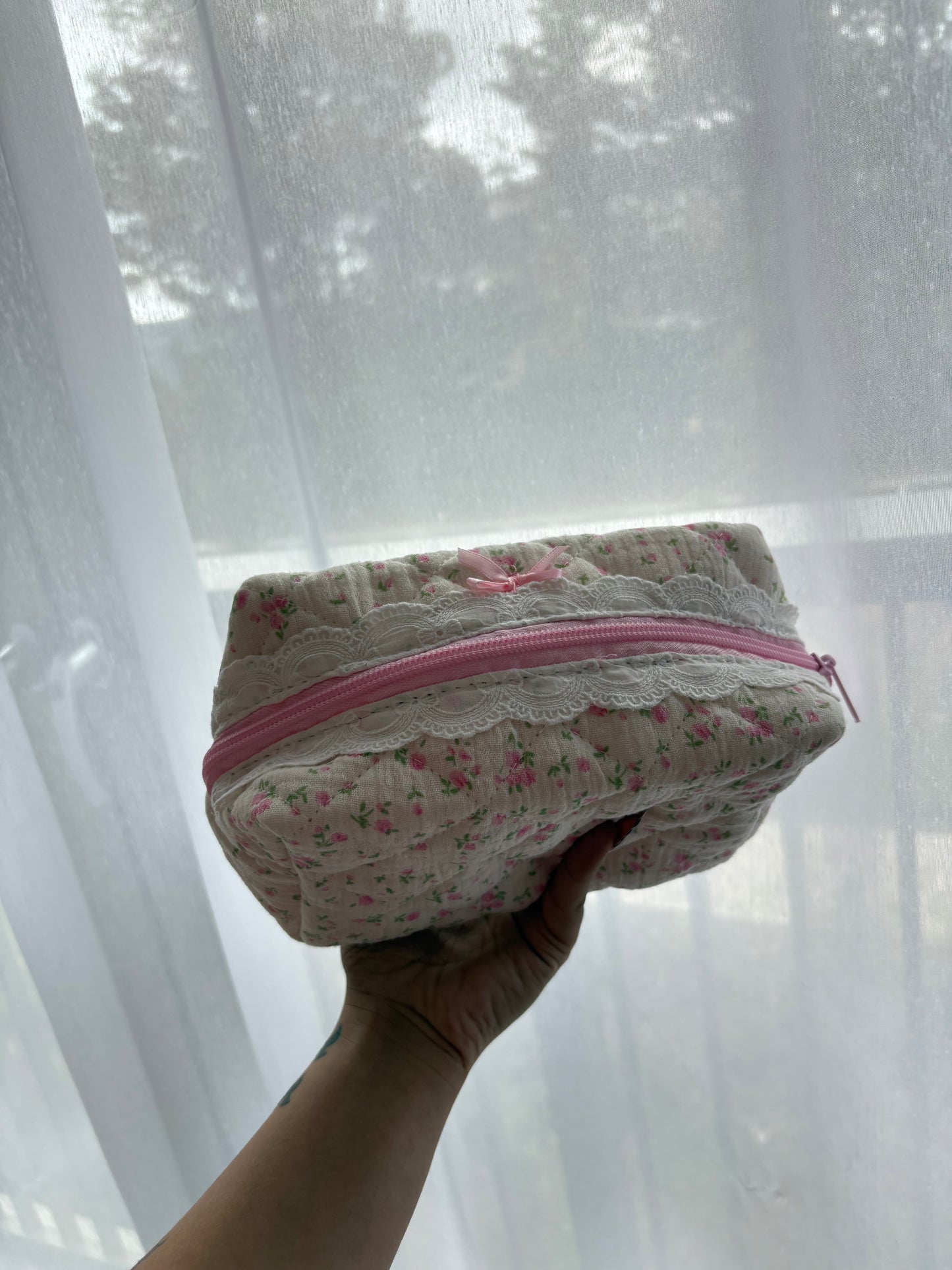 Floral Lace Trim Bow Makeup Bag