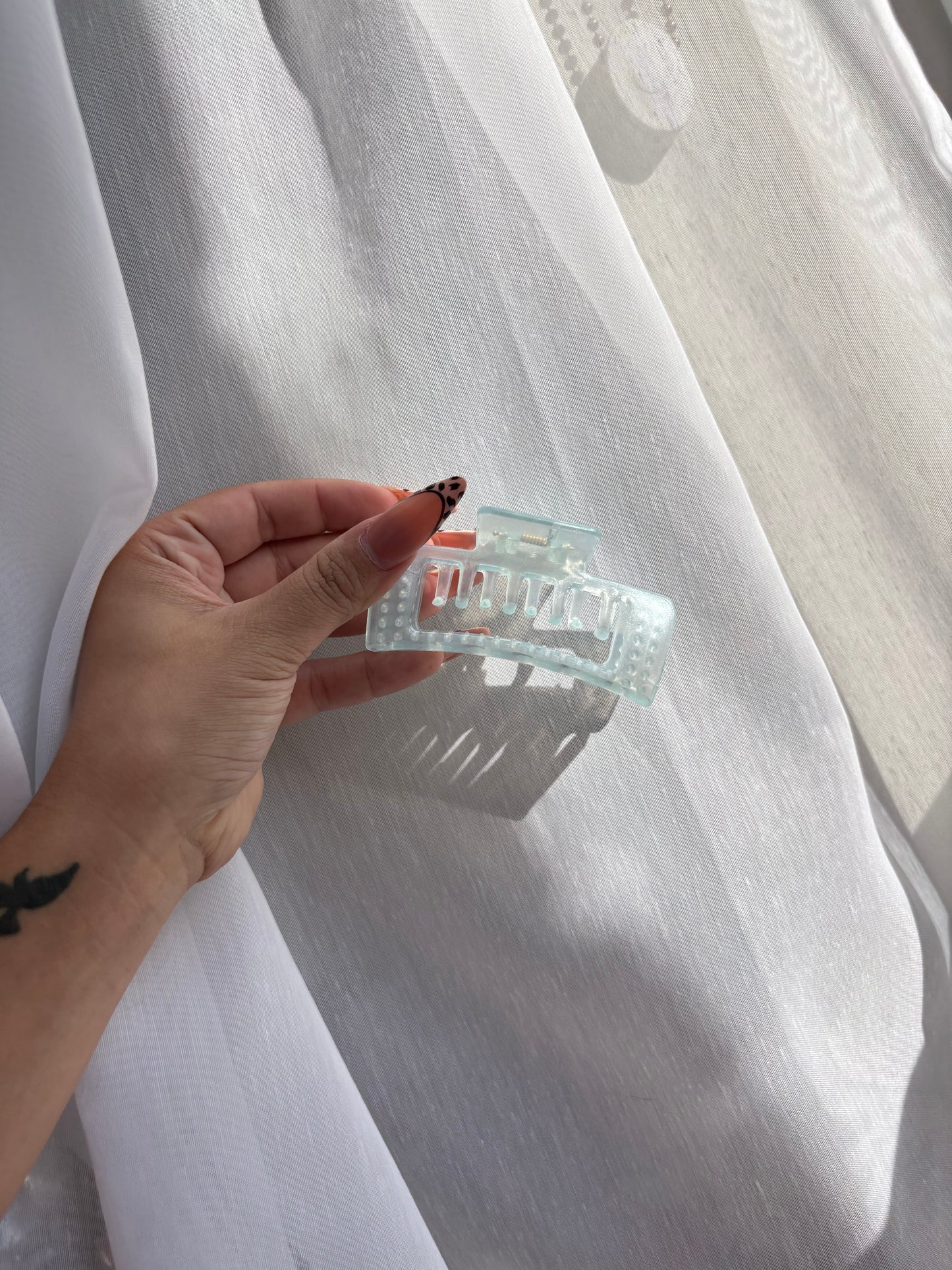 Pearlescent basic clips