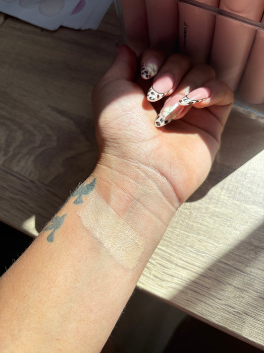 Light Linen Contour Stick