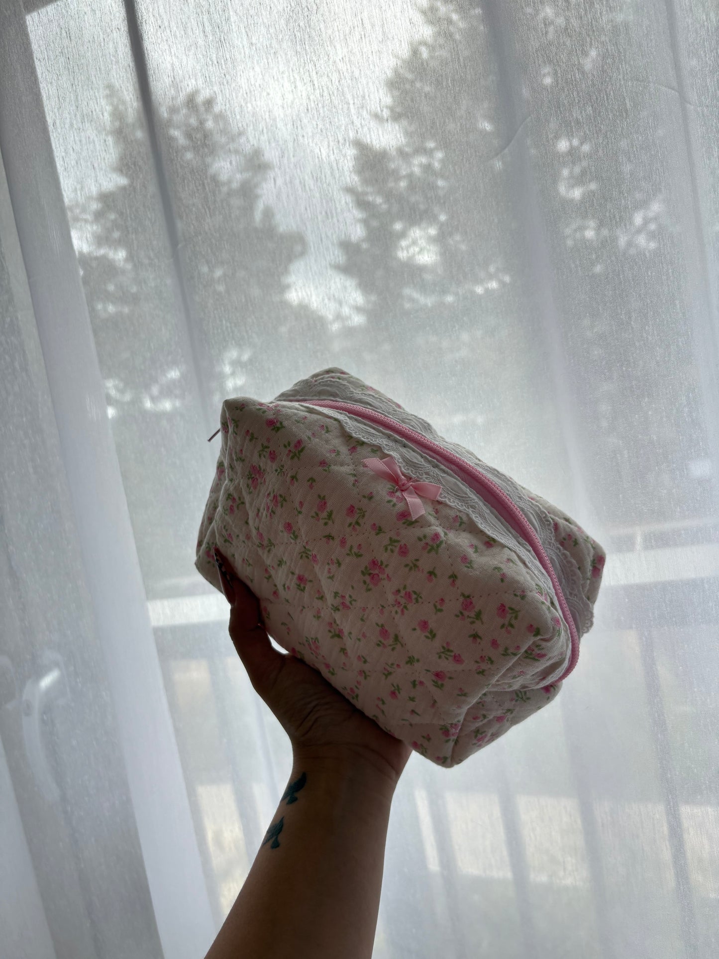 Floral Lace Trim Bow Makeup Bag