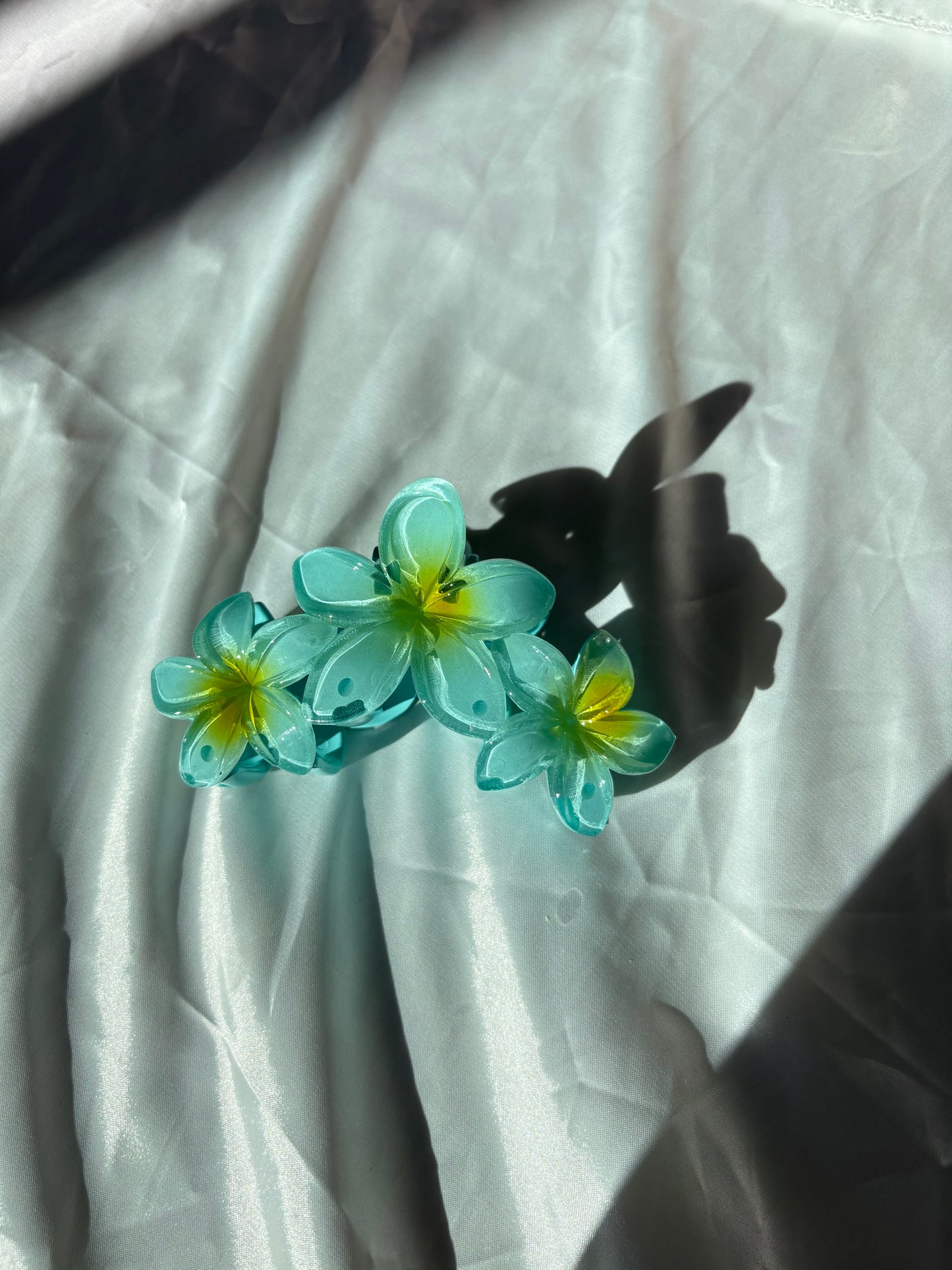 Hibiscus Triple Flower Claw Clips
