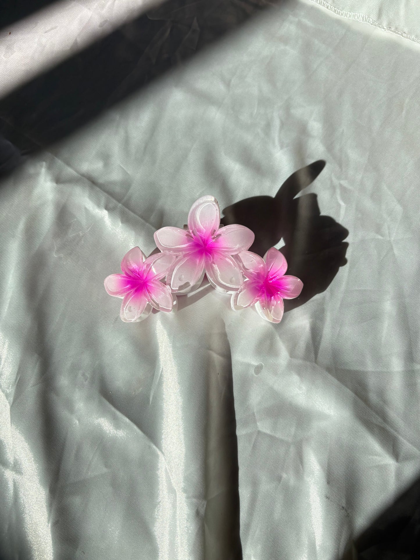 Hibiscus Triple Flower Claw Clips