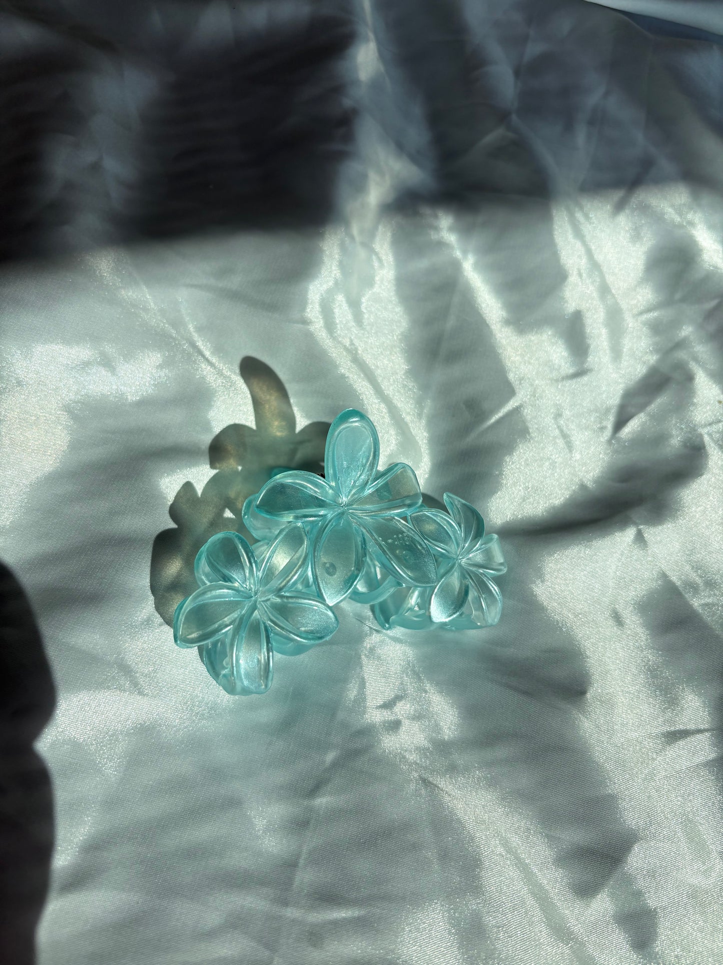 Hibiscus Triple Flower Claw Clips