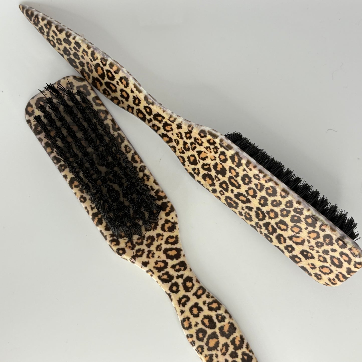 Slick back leopard print Brush