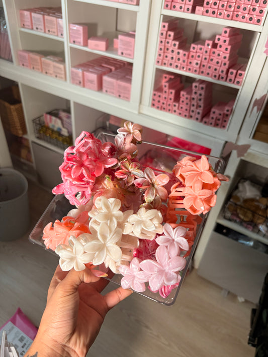Triple Hibiscus Claw Clip Pink Mixed (want a specific colour pop it in notes)