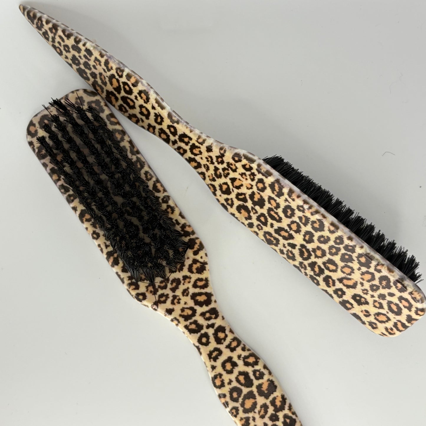 Slick back leopard print Brush