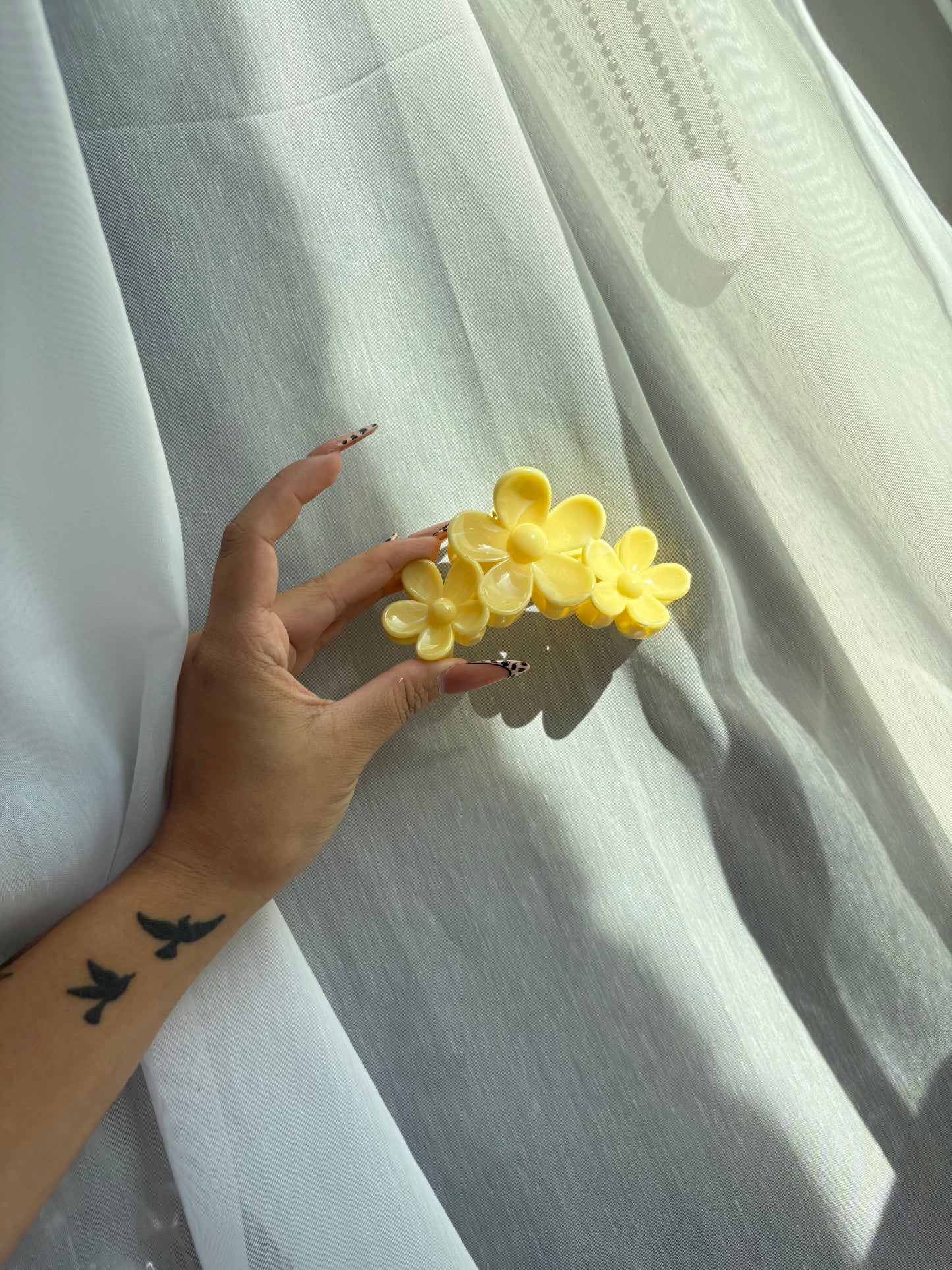 Flower triple clip