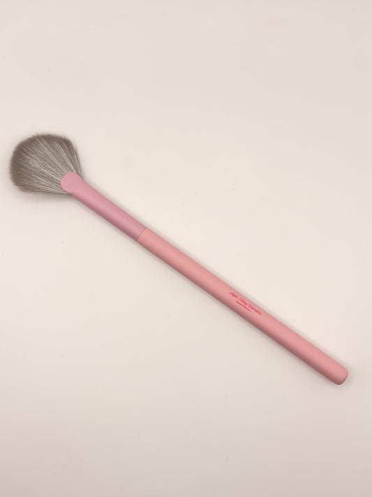 Highlighter Fanning Brush