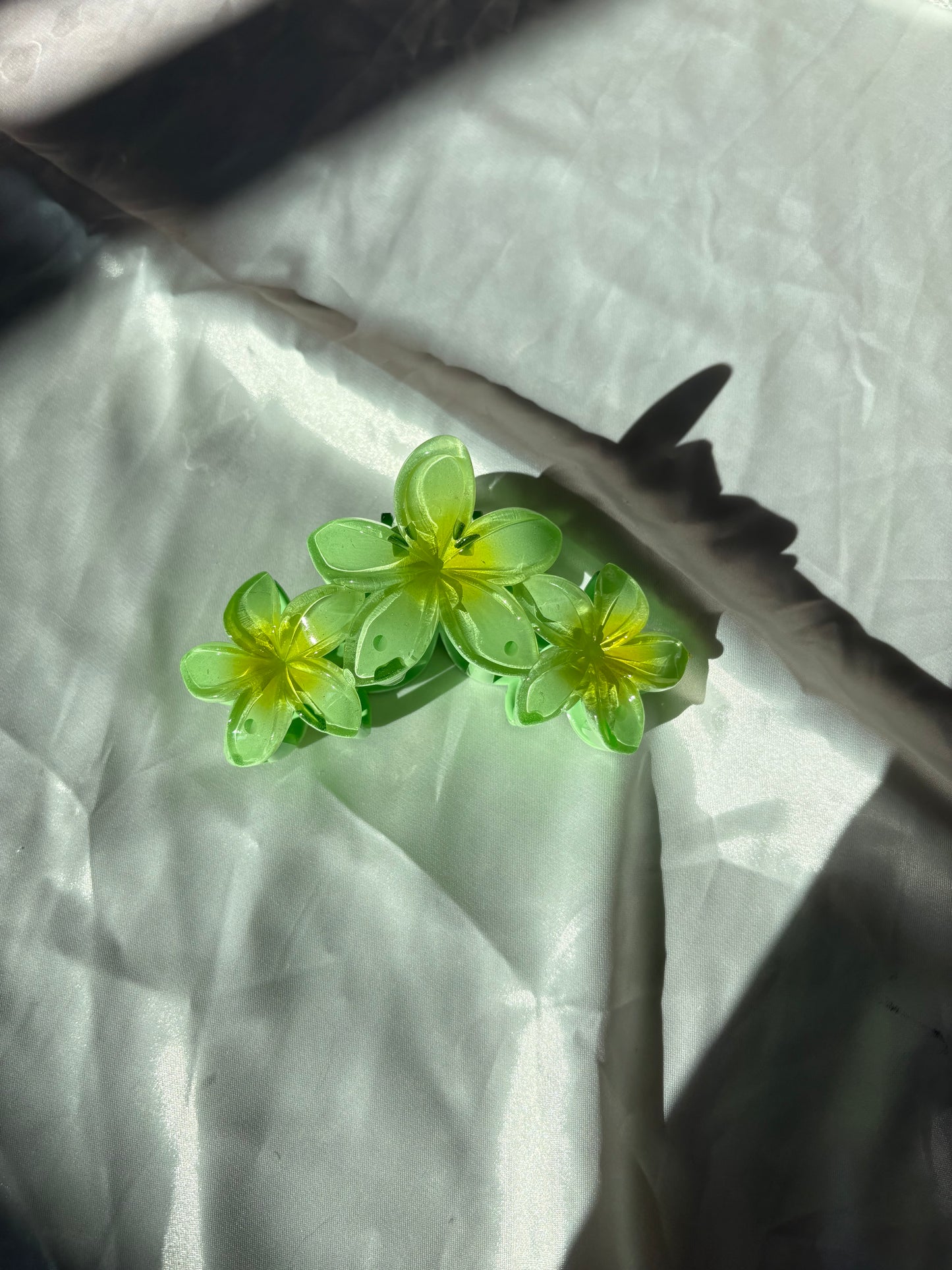 Hibiscus Triple Flower Claw Clips