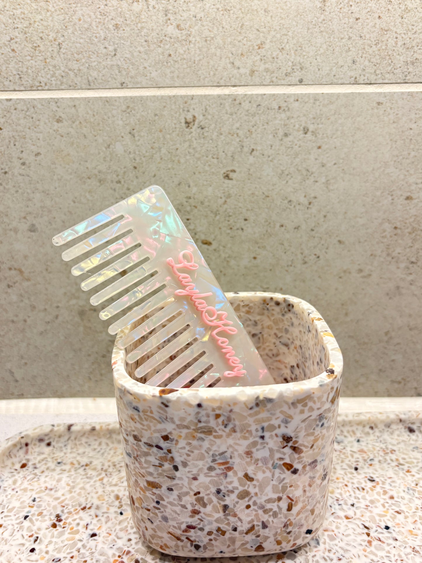 Layla Honey 3D Engraved Comb – Pearlescent