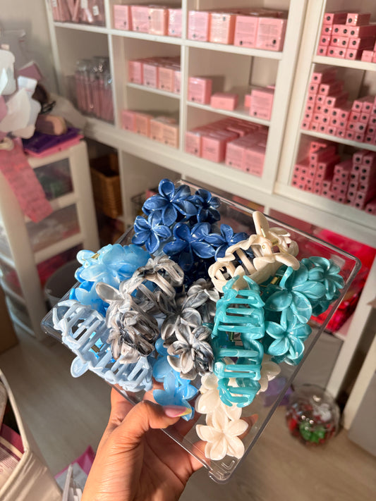 Triple Hibiscus Claw Clip Blue Mixed (want a specific colour pop it in notes)