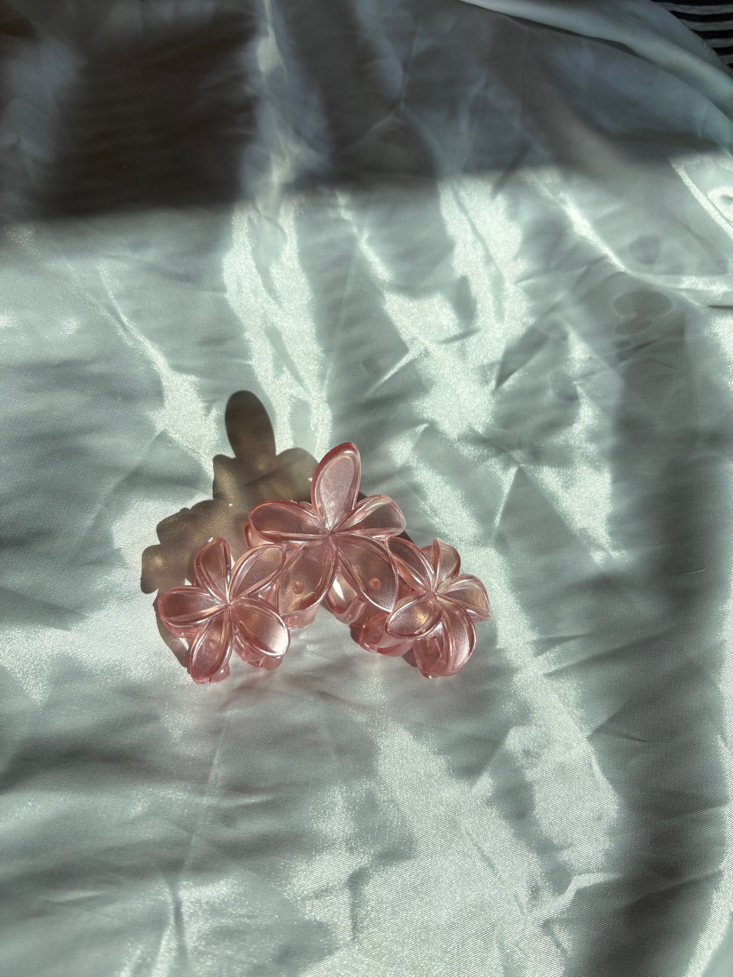 Hibiscus Triple Flower Claw Clips